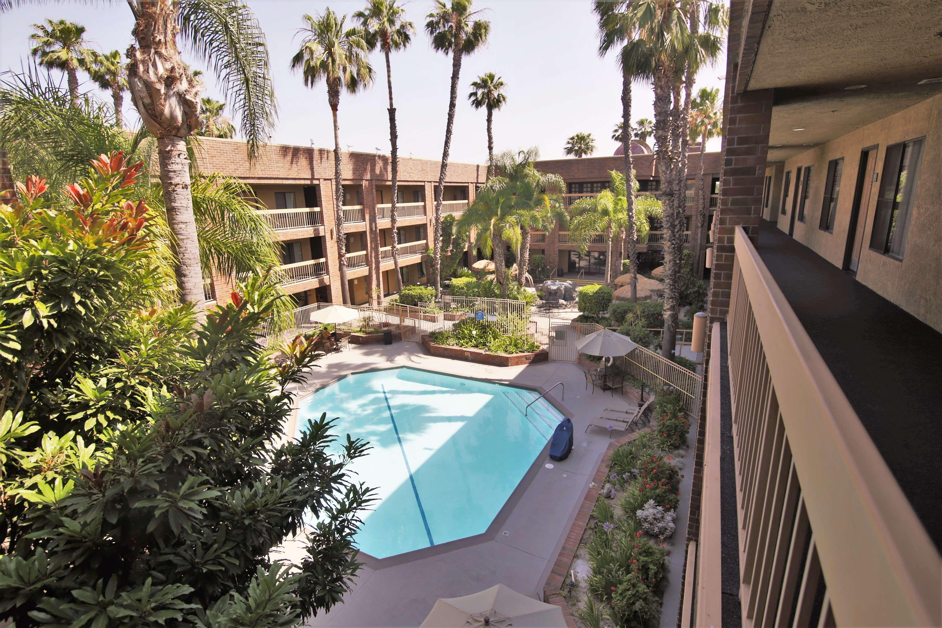 Best Western Plus Meridian Inn & Suites, Anaheim-Orange Exterior photo