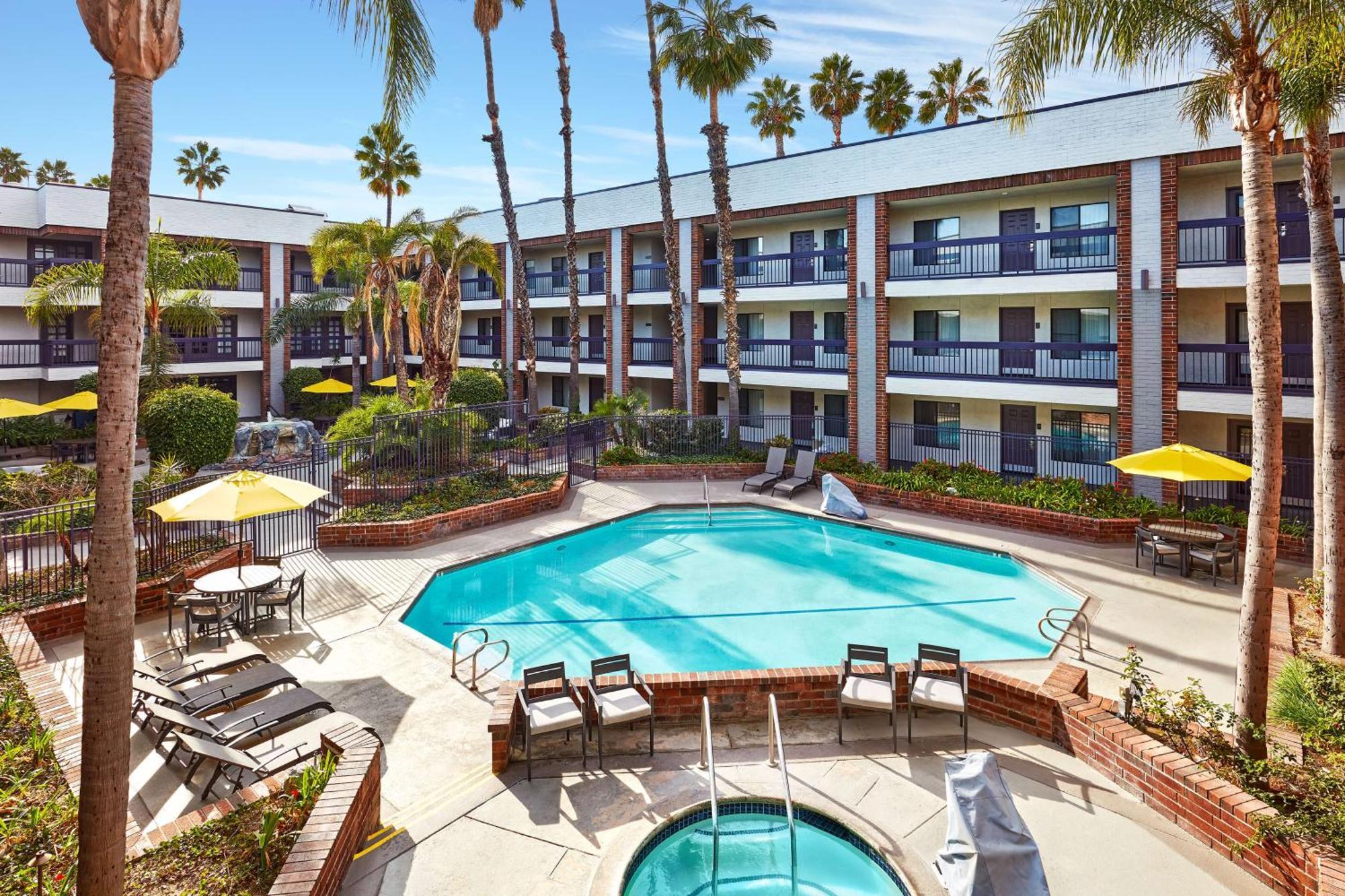 Best Western Plus Meridian Inn & Suites, Anaheim-Orange Exterior photo