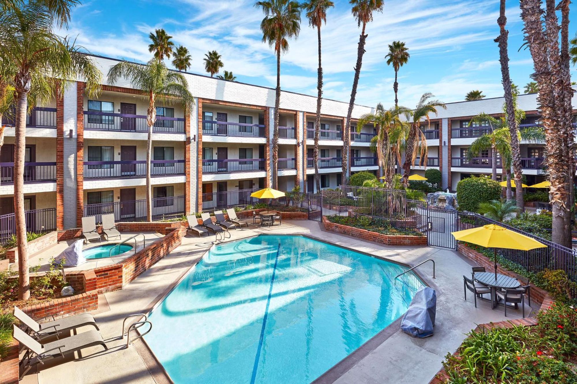 Best Western Plus Meridian Inn & Suites, Anaheim-Orange Exterior photo