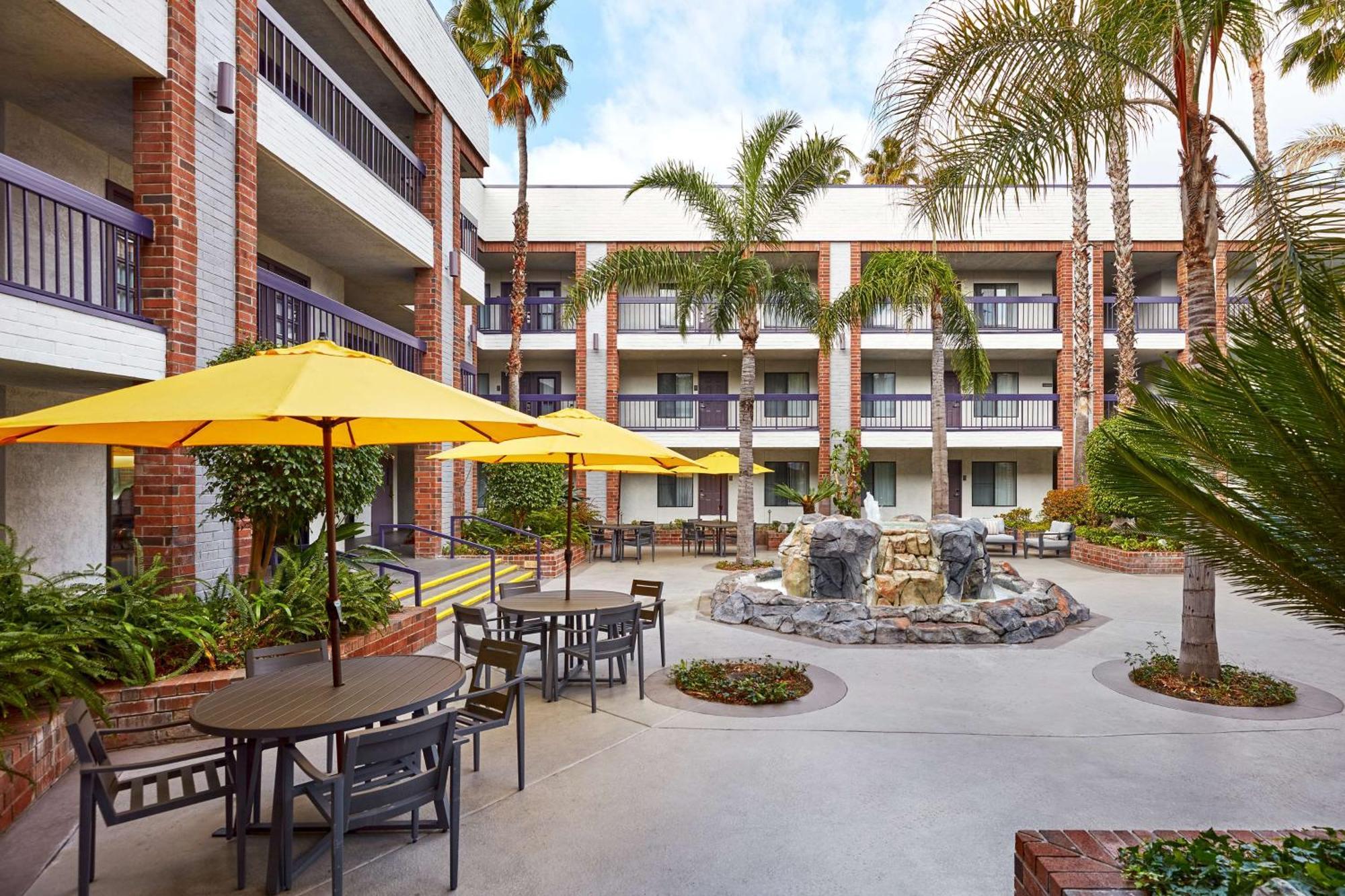 Best Western Plus Meridian Inn & Suites, Anaheim-Orange Exterior photo